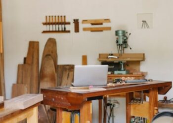 2x4 Workbench Plans Simple, Strong & Budget DIY Guide