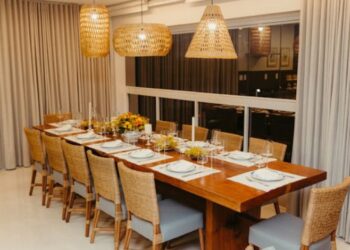 Dining Room Chairs with Arms