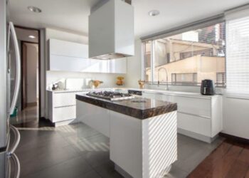 Island Rattan Pendant Light