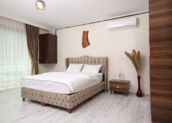 King Bed Decorative Pillows