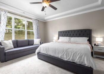 What Size Bench for a King Bed