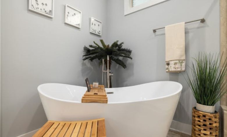 Bathtub Apron Ideas to Completely Transform Bathrooms