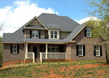 Hipped Roof Porch Meaning, Benefits, Cost & Complete Guide
