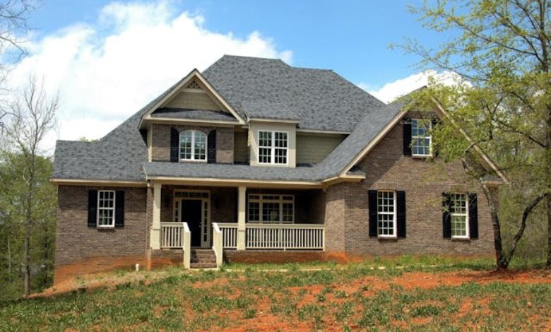 Hipped Roof Porch Meaning, Benefits, Cost & Complete Guide