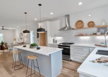 Styling Floating Shelves in Kitchen