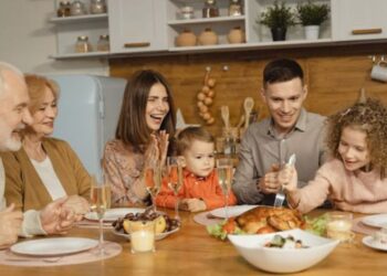 Thanksgiving Table With Family