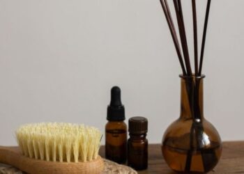 Citronella Aroma Oil Advantages Uses Safety Buying Guide