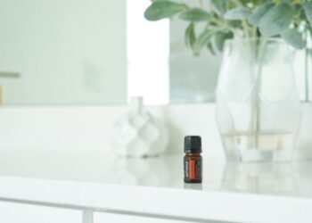 Davana Essential Oil Benefits, Fragrance, Uses, and Safety Tips