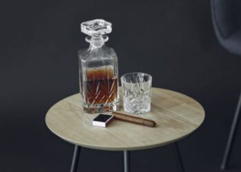 Cocktail Tables Square Style, Size And Smart Selection Tips