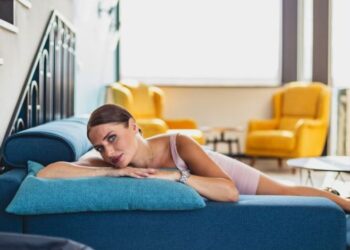 Leaning on Sectional with Chaise Style, Fit and Comfort Tips